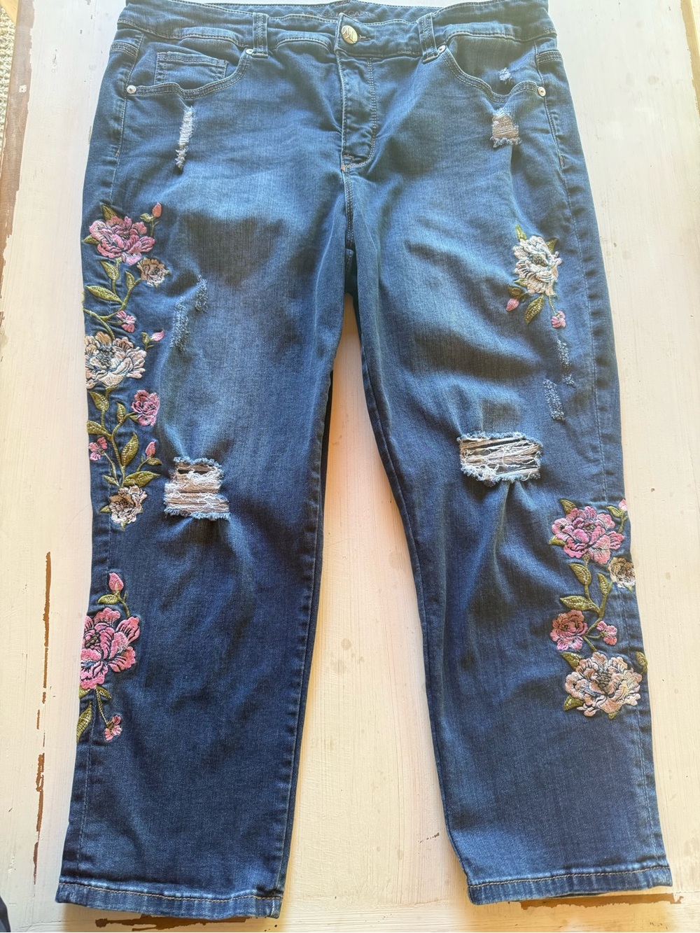 Melissa McCarthy Seven7 Embroidered Floral Distressed Cropped Jean Plus Size 20W